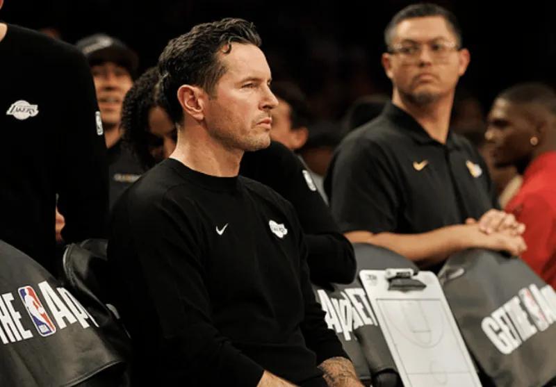 PM体育APP-雷迪克发布会拒不背锅！不满球队投篮，仍自信防守，八村下场复出